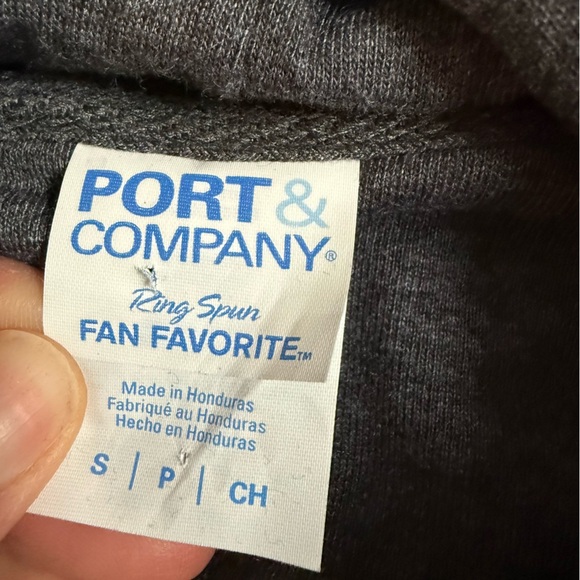 BITTY AND BEAU’S CHARCOAL GRAY ORIGINAL LONG SLEEVE FLEECE HOODIE WITH LOGO - Picture 6 of 7